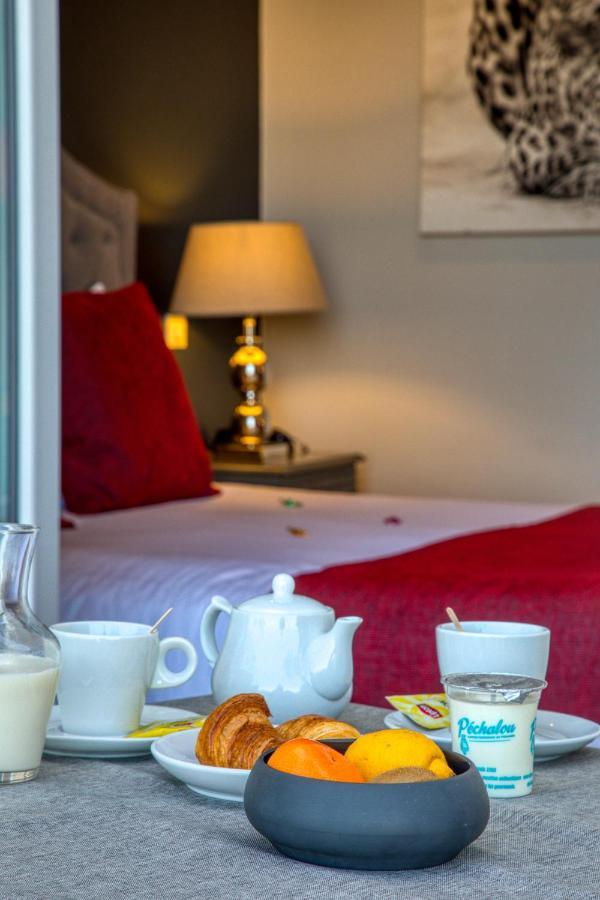 Hotel & Restaurant Le Meysset Sarlat-la-Caneda Bagian luar foto